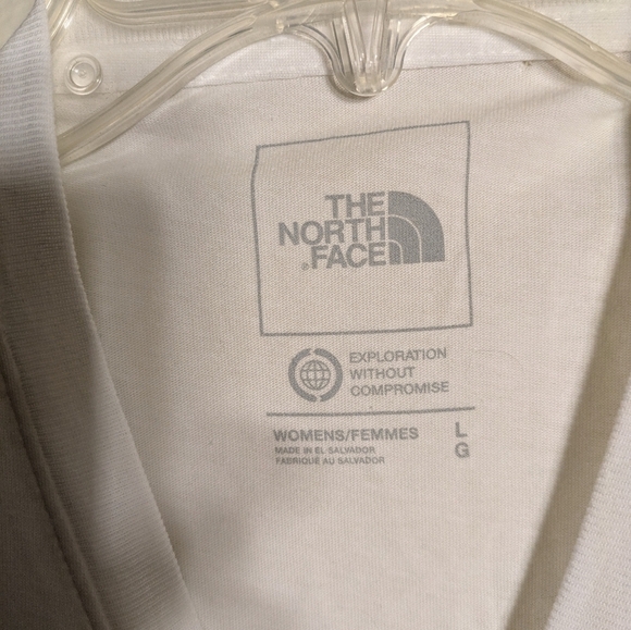 The North Face White Outdoor Graphic T-Shirt Woman's Size Large Pre-owned - Picture 6 of 7